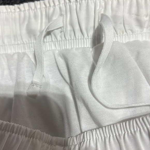 Nike Dri-Fit Running,panty lined,elastic drawstring waist,mesh side panel,3.5” - Picture 5 of 8